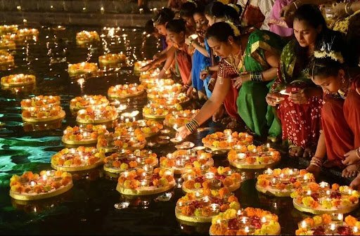 Kartik Purnima 2025 Date : कल या परसों, कब है कार्तिक पूर्णिमा?
