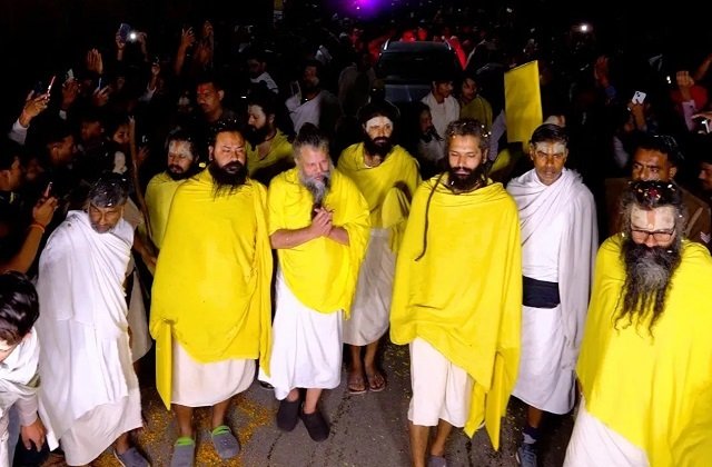 Premanand Maharaj Padyatra Schedule: प्रेमानंद महाराज की बदल गई पदयात्रा की टाइमिंग, अब रात में नहीं निकलेंगे महाराज
