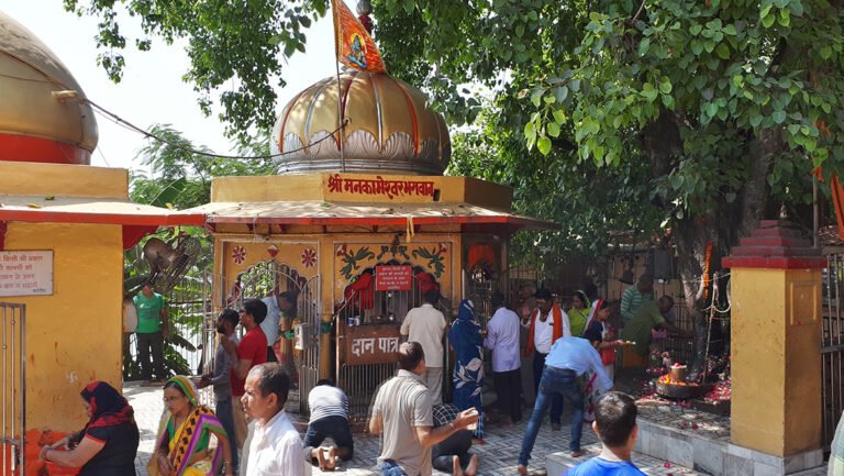 Mankameshwar Temple Prayagraj: प्रयागराज का वो मंदिर, जहां श्रीराम ने की थी शिवलिंग की स्थापना, सावन में लगती है भक्तों की भारी भीड़