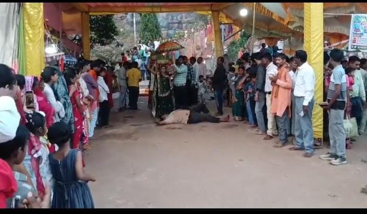 Padharipath Devi Dham: पाढ़रीपाठ देवी धाम में धूमधाम से मनाया गया क्वार नवरात्र पर्व, 2251 कलश जवारा खराडी जलाश्य में विसर्जित !